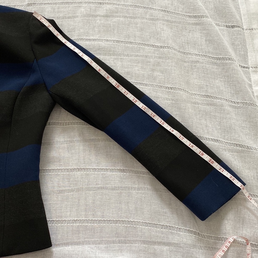 Tahari structured blazer with bold black and blue strips. - Picture 11 of 13